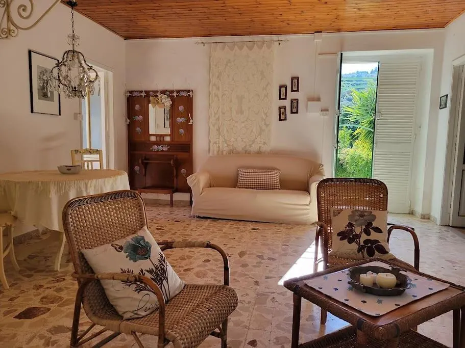Vakantiehuis Appartamento Salvia Acquedolci